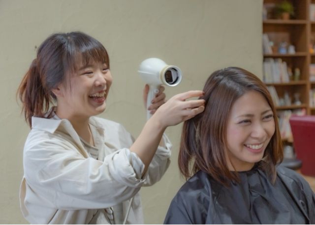 美容室　スタイリスト募集　神戸市